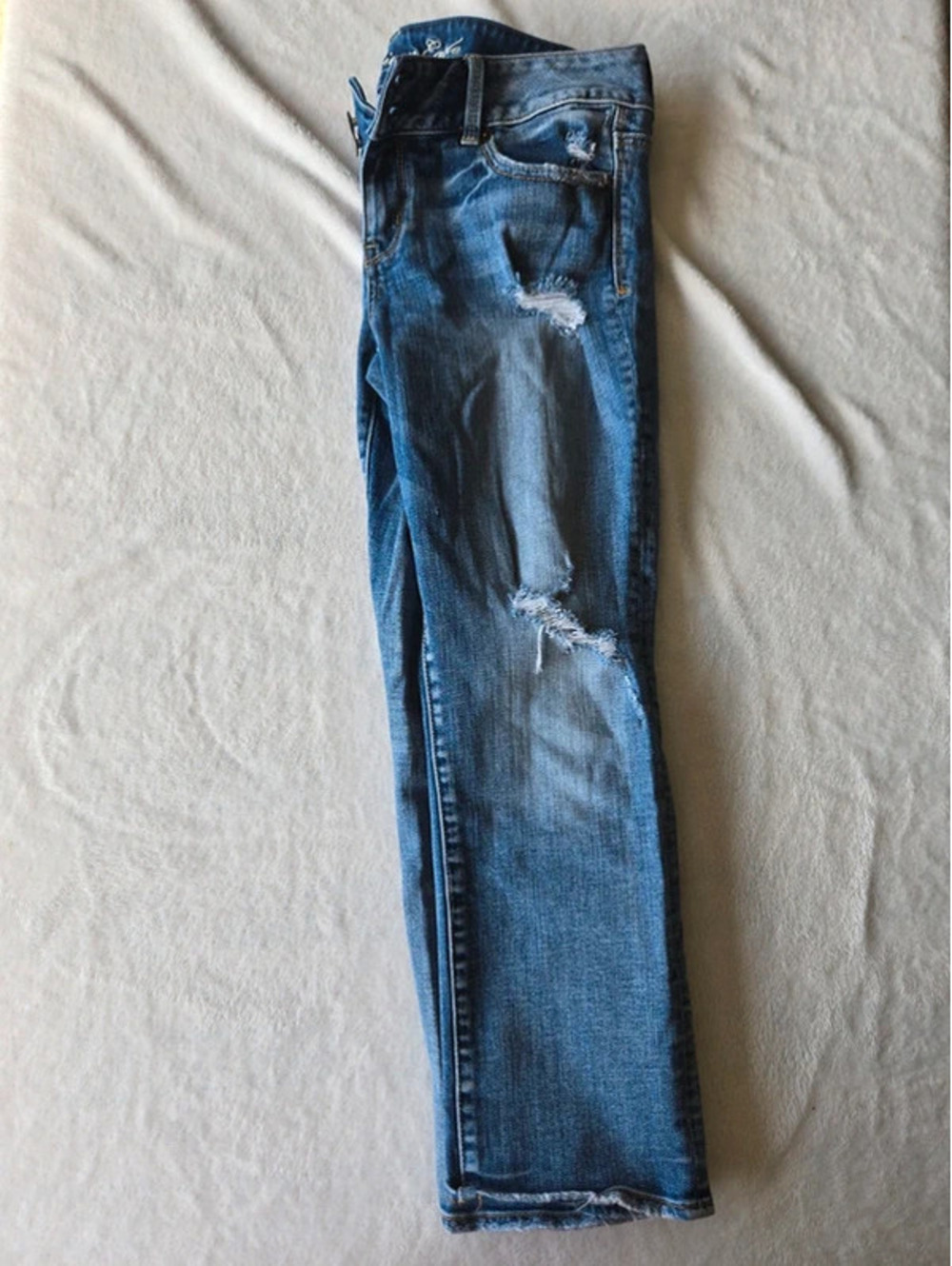 American Eagle Artist Distressed Denim Capris Women’s Size 10